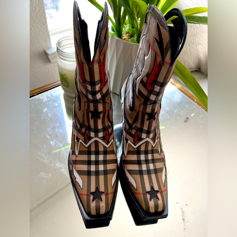 Burberry Boots